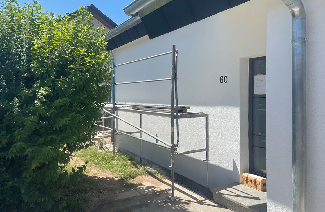 Bei arbeiten an der Aussenfassade eines Gebäudes ist ein Gerüstbau zwingend notwendig.